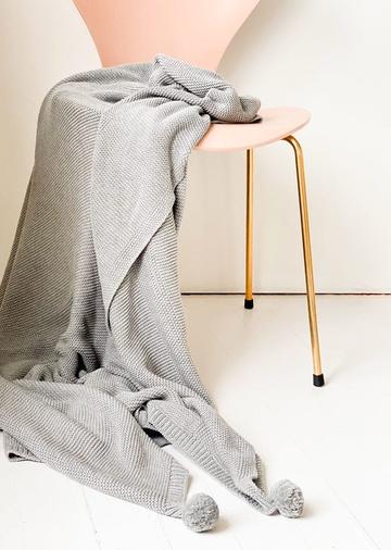 Strikket plaid